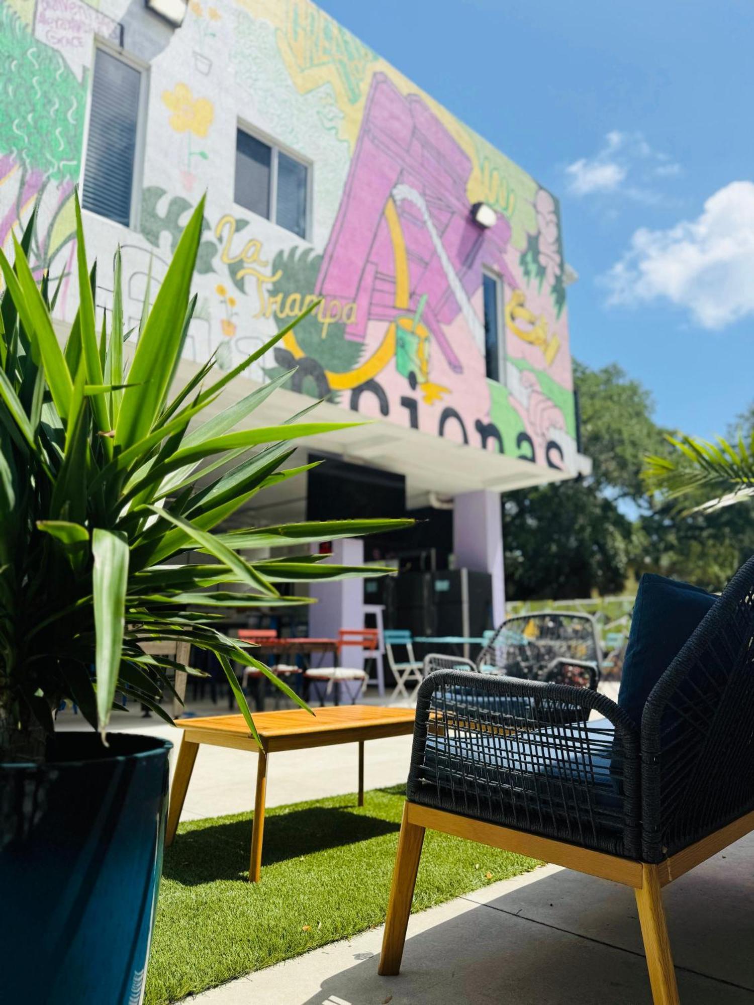 Atrium Hostel Design District Miami Exterior photo