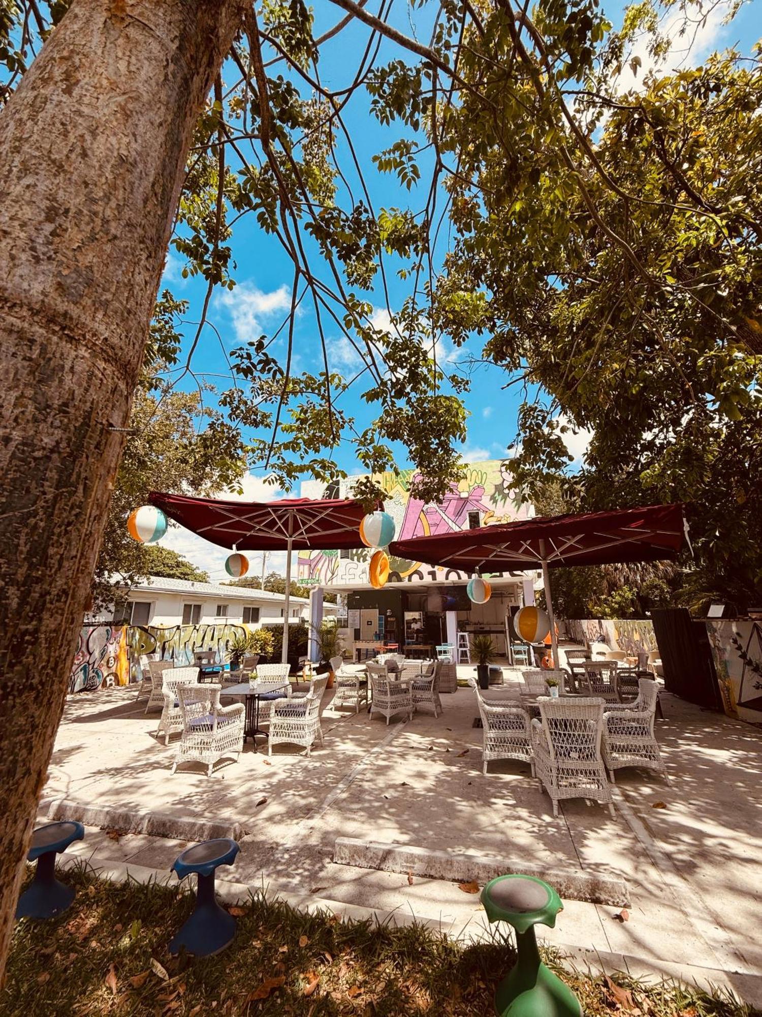 Atrium Hostel Design District Miami Exterior photo